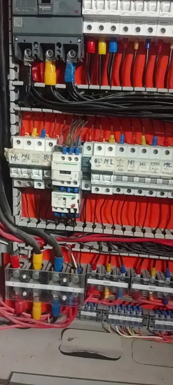 Sau khi hoàn thành sửa tủ điện Schneider tại Thủ Đức — thợ An Bui Van