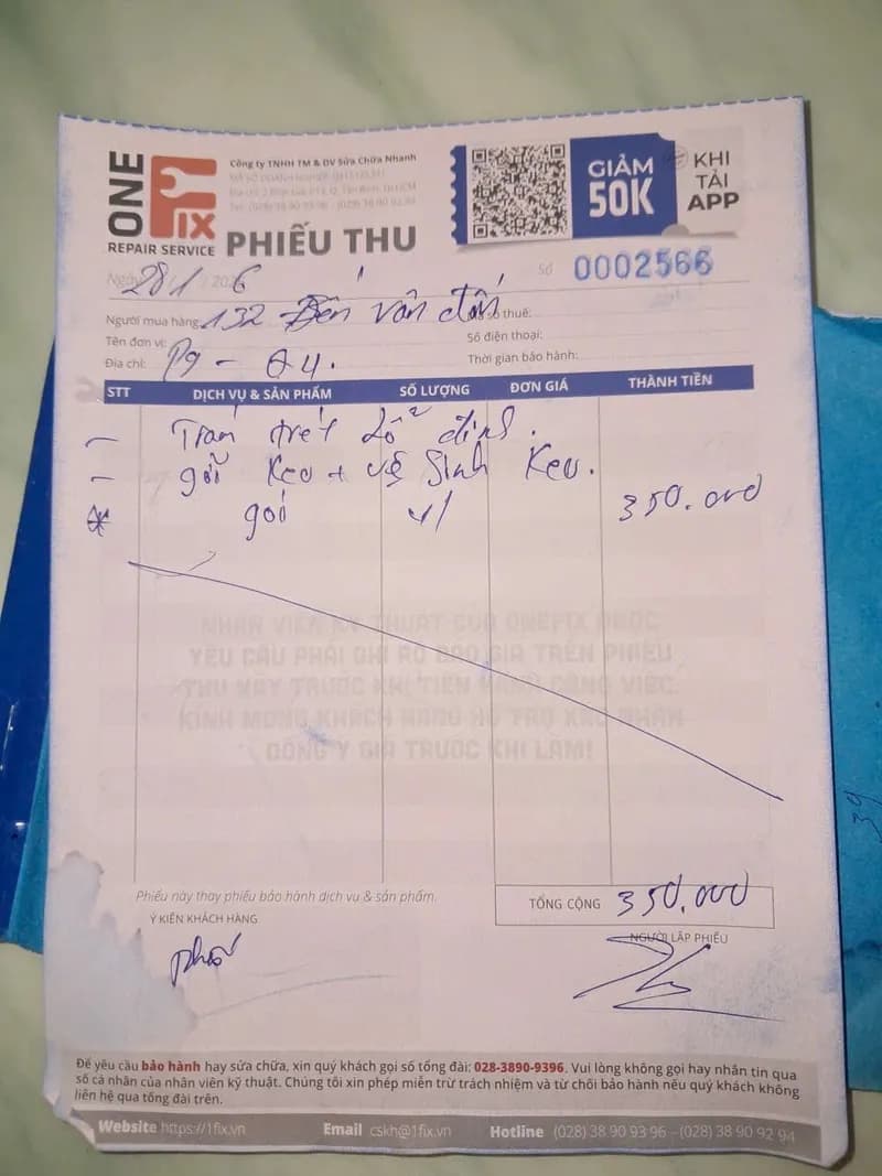 Sau khi hoàn thành sửa tường tại Phường 9, Quận 4 — thợ Bùi Văn An