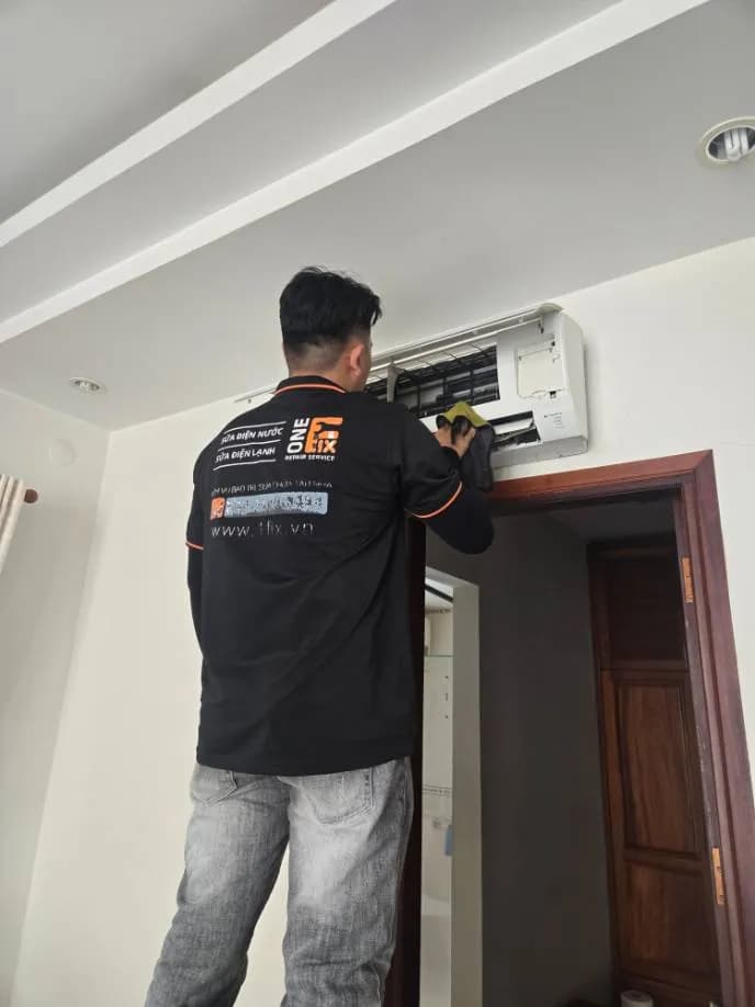 Sau khi hoàn thành sửa máy lạnh treo tường Panasonic tại Phường 13, Bình Thạnh — thợ LỘC LÊ
