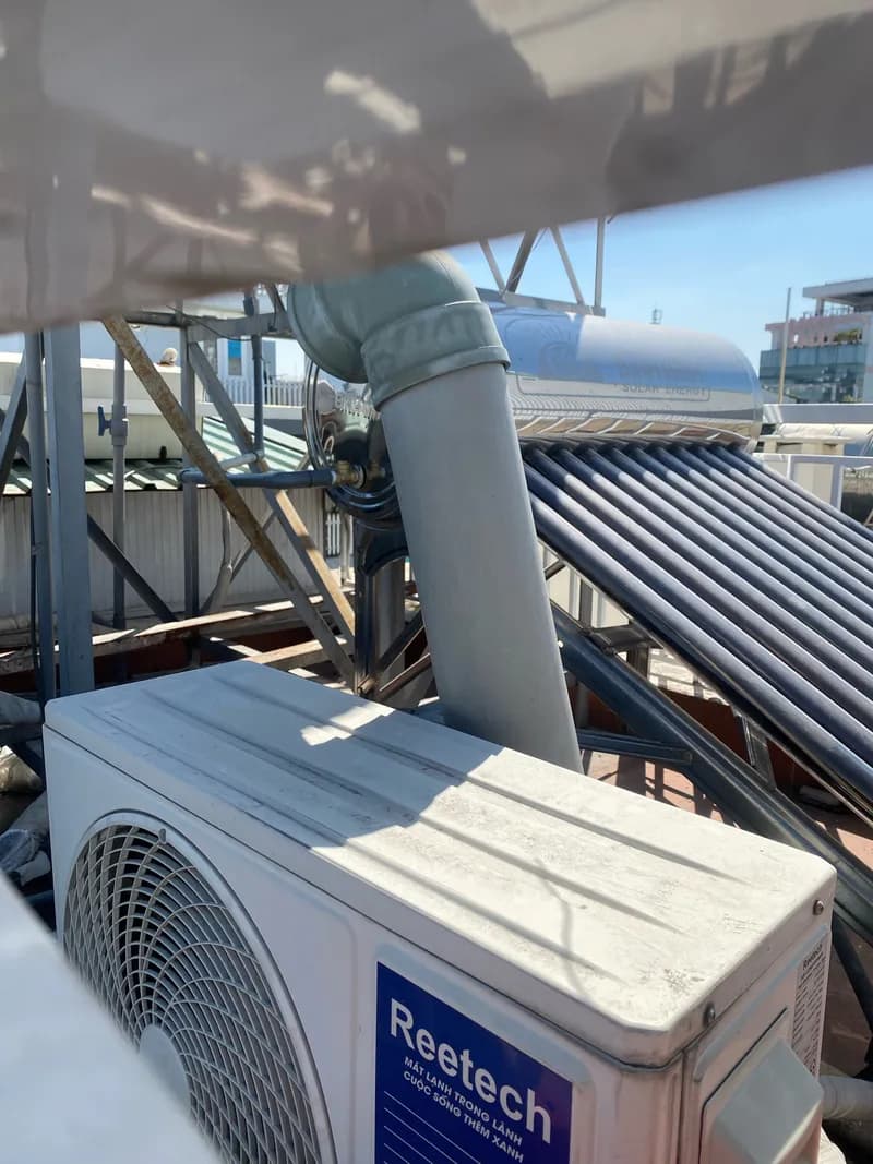 Sau khi hoàn thành sửa máy lạnh cục nóng Reetech tại Phường 5, Quận 5 — thợ DƯƠNG OAI
