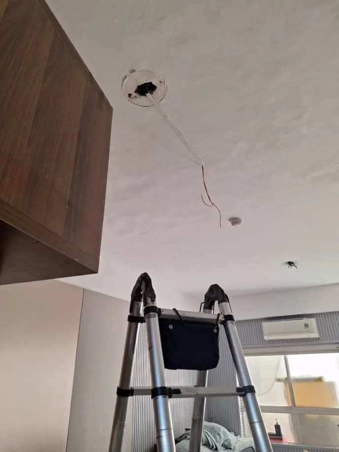 Trước sửa đèn trần trang trí Daikin tại Quận 7 — thợ ĐÔNG TRẦN