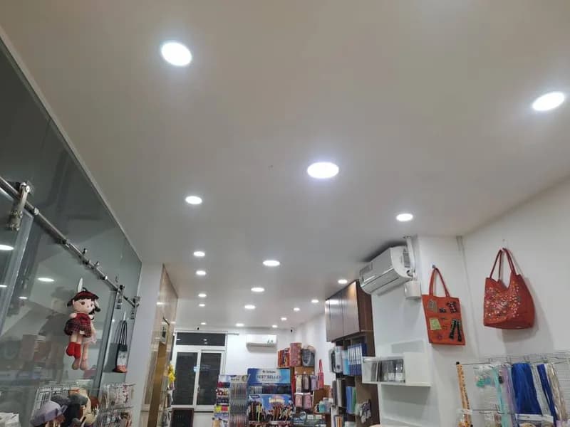 Sau khi hoàn thành sửa máy lạnh treo tường Mitsubishi tại phường 1, Quận 4 — thợ ĐÔNG TRẦN