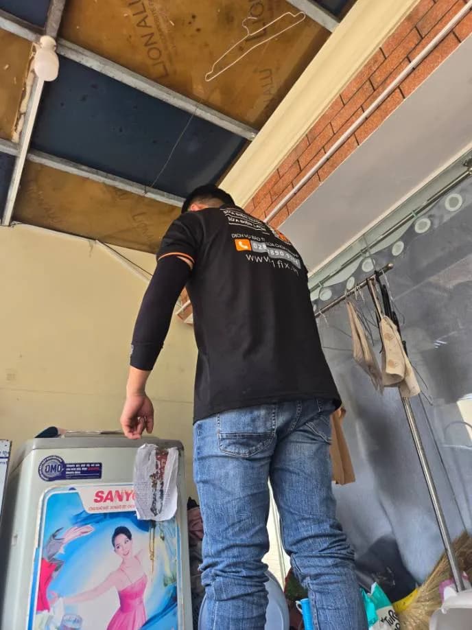 Sau khi hoàn thành sửa máy giặt cửa trên SANYO tại phường Thạnh Mỹ Tây, Bình Thạnh — thợ LỘC LÊ
