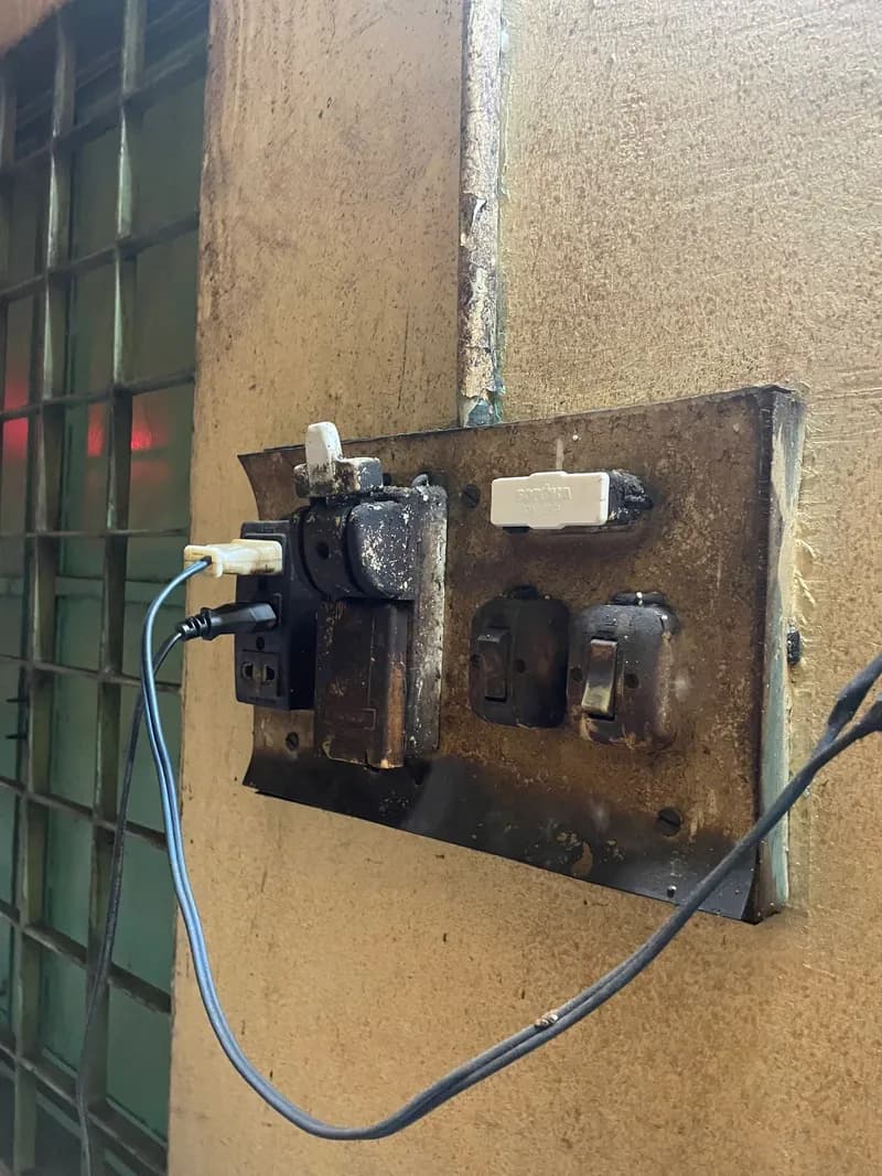 Trước sửa ống nước, lan can bê tông SOPOKA tại Phường 3, Quận 11 — thợ DƯƠNG OAI