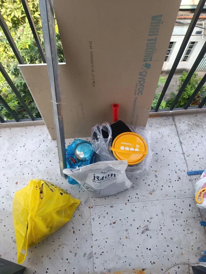 Trước sửa vật liệu thạch cao Vĩnh Tường Gyproc tại phường 1, Bình Thạnh — thợ Bùi Văn An