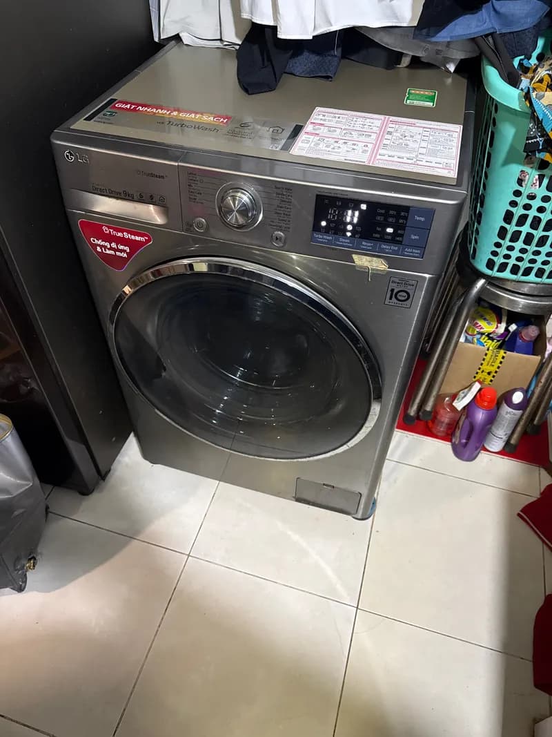 Trước khi sửa: Thay phuộc nhún và vệ sinh lồng máy giặt LG tại Gò Vấp