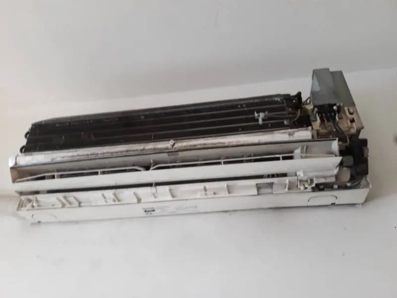 Trước sửa máy lạnh treo tường SUMIKA tại P.HCM, Quận 4 — thợ CHÍ TÂM