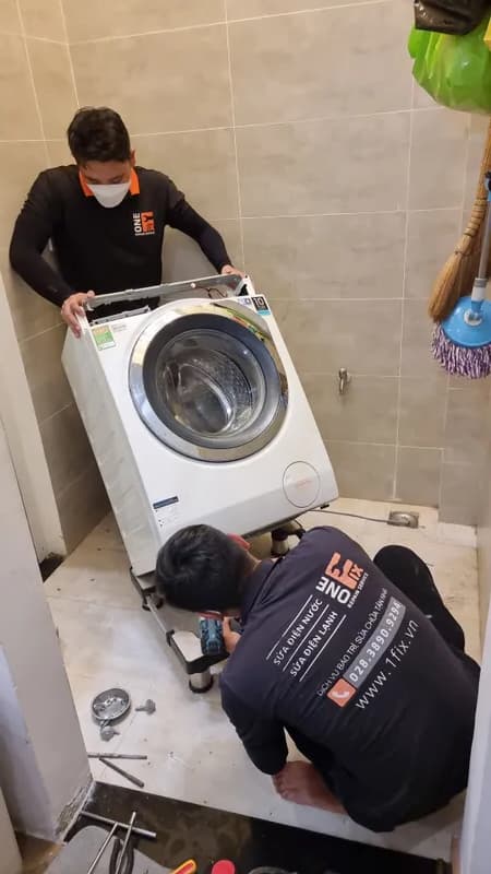 Trước sửa máy giặt cửa trước AQUA tại Phường 8, Phú Nhuận — thợ DANH PHAN