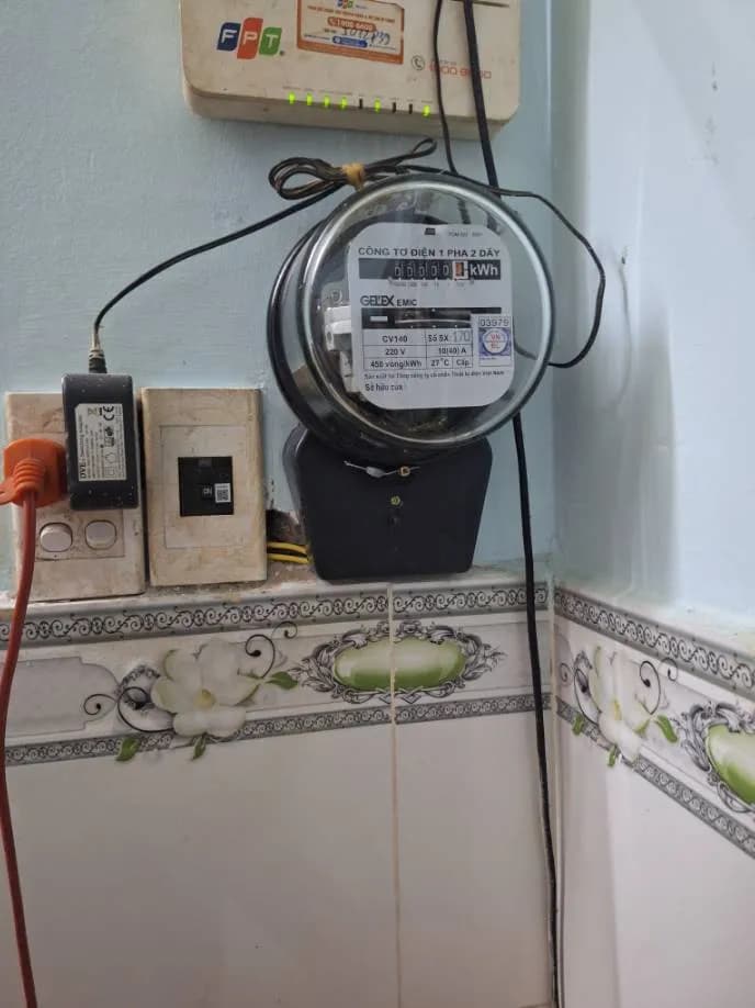 Sau khi hoàn thành sửa công tơ điện FPT tại Phường 7, Quận 8 — thợ ĐÔNG TRẦN