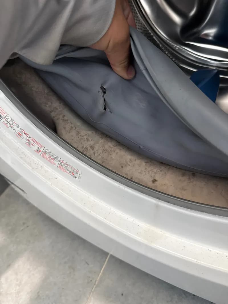 Trước khi sửa: Thay gioăng, chảng ba và phao cảm biến máy giặt tại Thủ Đức tại Thủ Đức