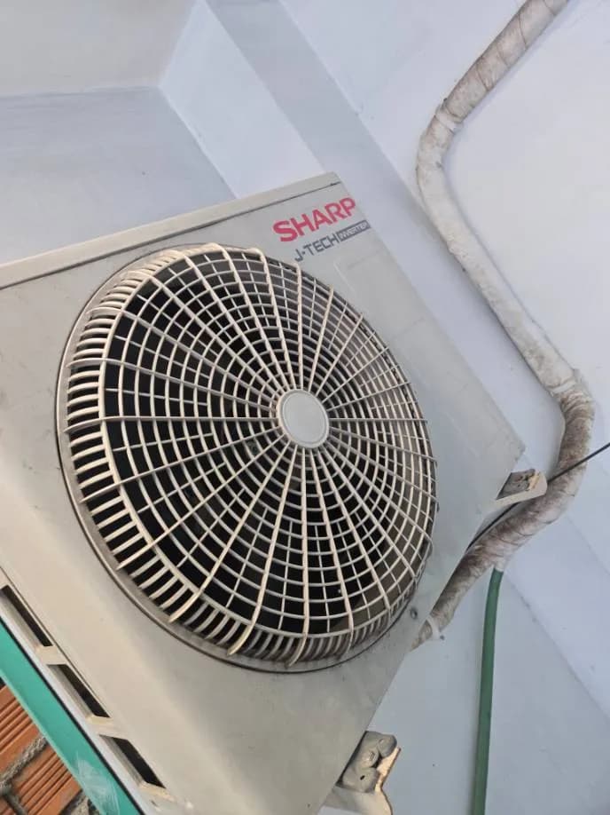 Trước sửa máy lạnh SHARP tại TPHCM — thợ LỘC LÊ
