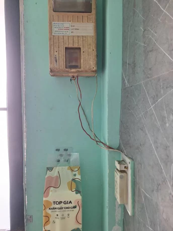Trước sửa đồng hồ điện, ổ cắm điện tại Phường 4, Quận 8 — thợ ĐÔNG TRẦN