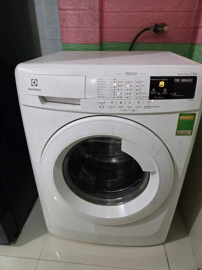 Sau khi hoàn thành sửa máy giặt cửa trước Electrolux tại Bình Tân — thợ LỘC LÊ