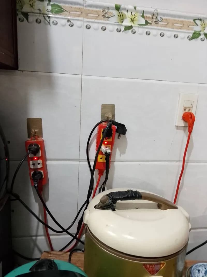 Sau khi hoàn thành sửa ổ cắm điện, nồi cơm điện tại Tân Bình — thợ TRÂN TRƯƠNG