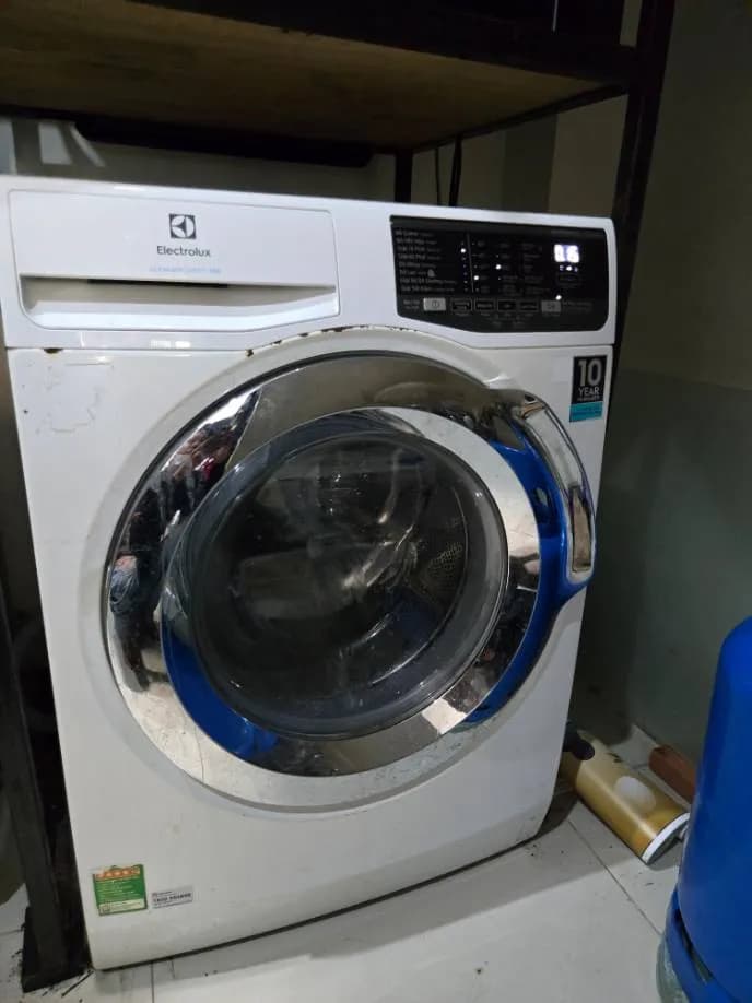 Sau khi hoàn thành sửa máy giặt lồng ngang Electrolux tại Quận 10 — thợ Lê Hữu Lộc