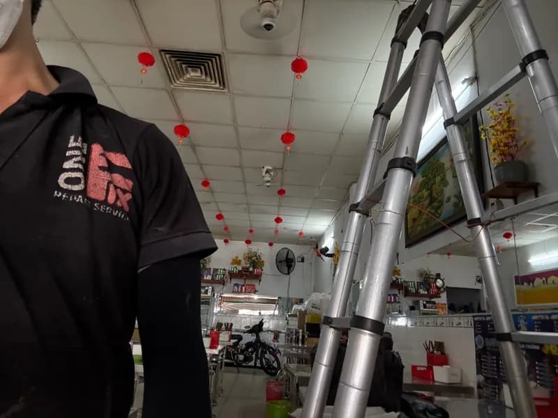 Sau khi hoàn thành sửa máy lạnh âm trần tại Phường 11, Bình Thạnh — thợ VŨ HỒ