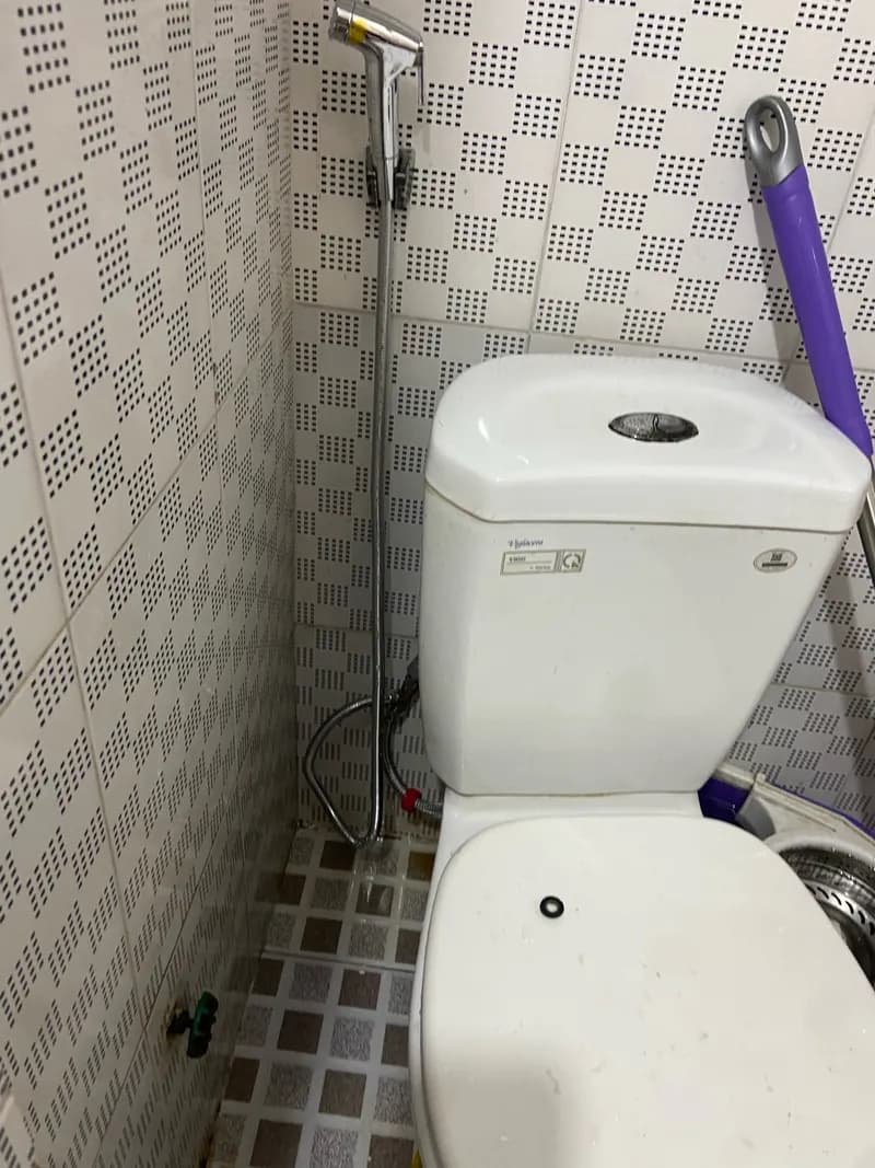 Sau khi hoàn thành sửa ống cấp nước bồn cầu Viglacera tại Phường 9 (Quận 5), Quận 5 — thợ Trần Lào