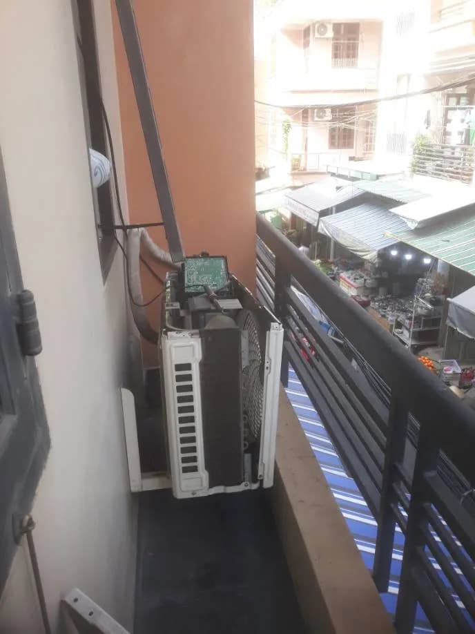 Trước sửa máy lạnh tại Tân Bình — thợ Đặng Anh Huy