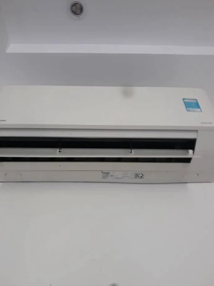 Trước sửa máy lạnh treo tường Toshiba tại TPHCM — thợ CHÍ TÂM