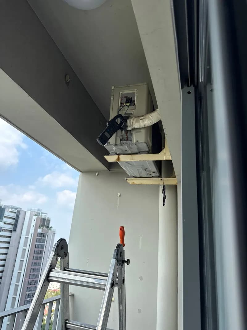 Trước sửa máy lạnh treo tường Daikin tại Quận 2 — thợ ĐỨC ĐỖ