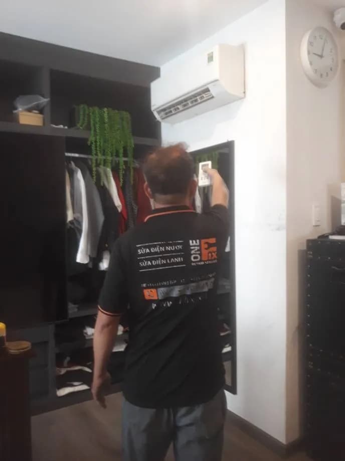 Sau khi hoàn thành sửa máy lạnh treo tường tại P. Tân Phú cũ, Tân Phú — thợ Đặng Anh Huy