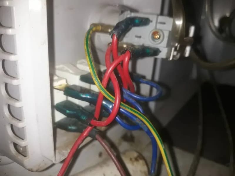 Trước khi sửa: Thay rơ-le nhiệt, nạp gas tủ đông tại Quận 1 tại Quận 1
