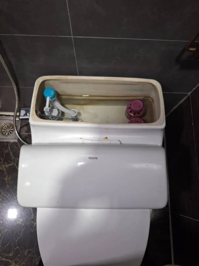 Kết quả Thay bộ xả bồn cầu TOTO bị rò rỉ tại Quận 7 tại Quận 7 — thợ Trần Quốc Đông