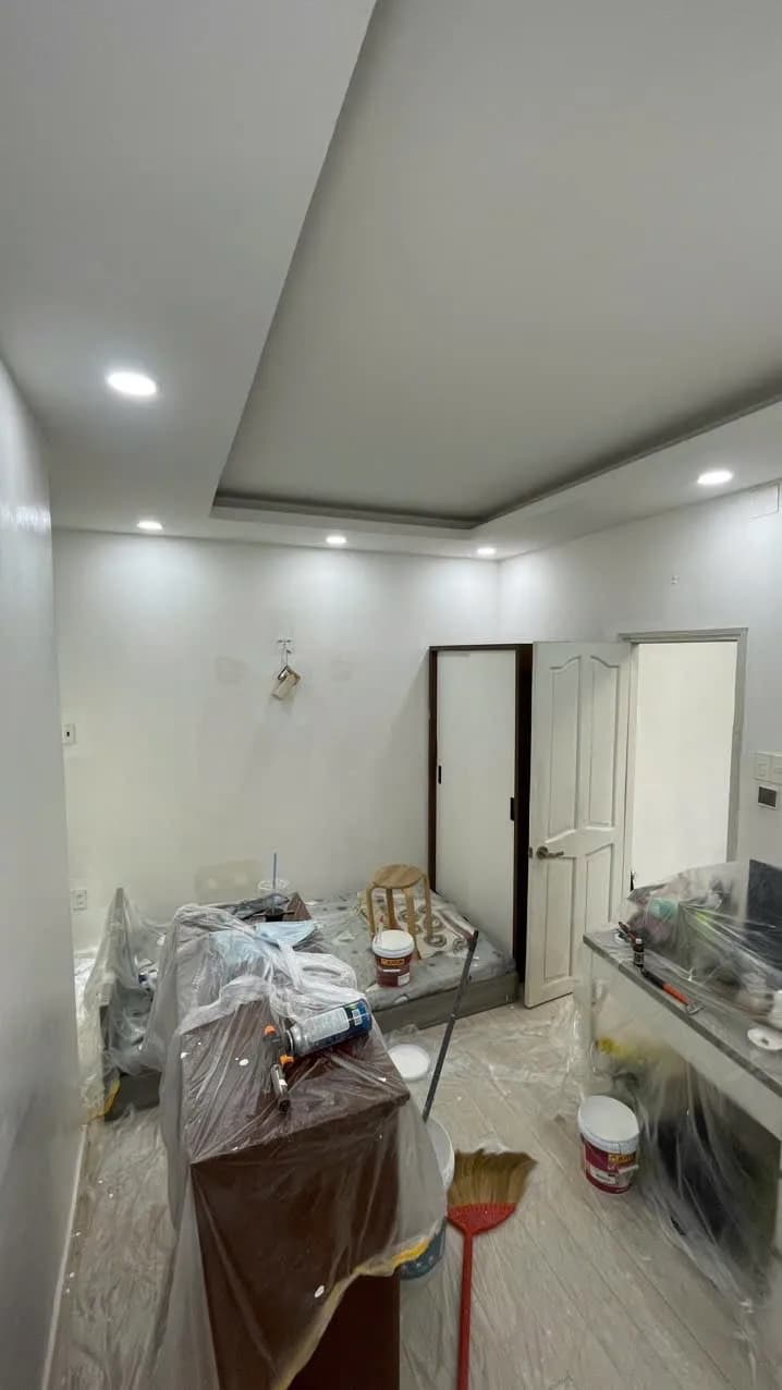 Trước khi sửa: Sơn lại tường cũ bong tróc, chống thấm tại Phường 15, Tân Bình tại Phường 15, Tân Bình