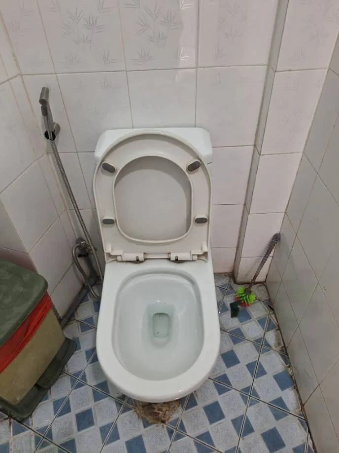 Kết quả Thay phao cơ bồn cầu Navier tại Quận 1 giá rẻ tại Quận 1 — thợ Trần Quốc Đông