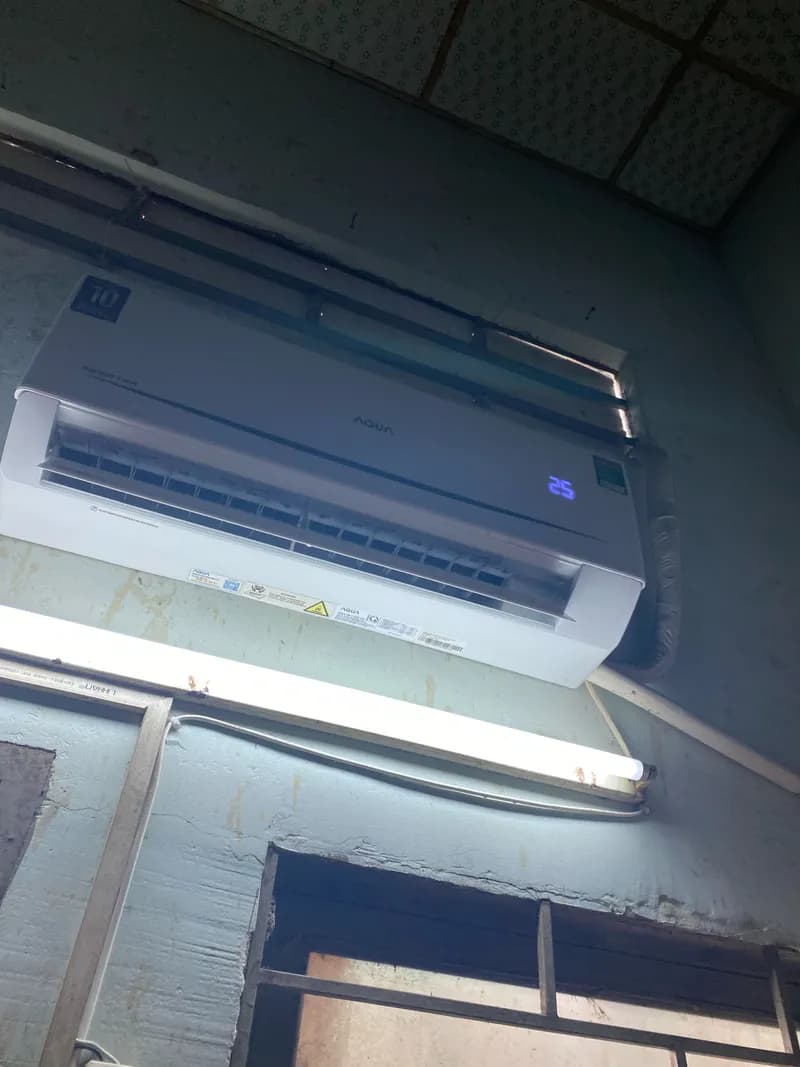 Sau khi hoàn thành sửa máy lạnh treo tường AQUA tại Bình Tân — thợ Phạm Ngọc Duy
