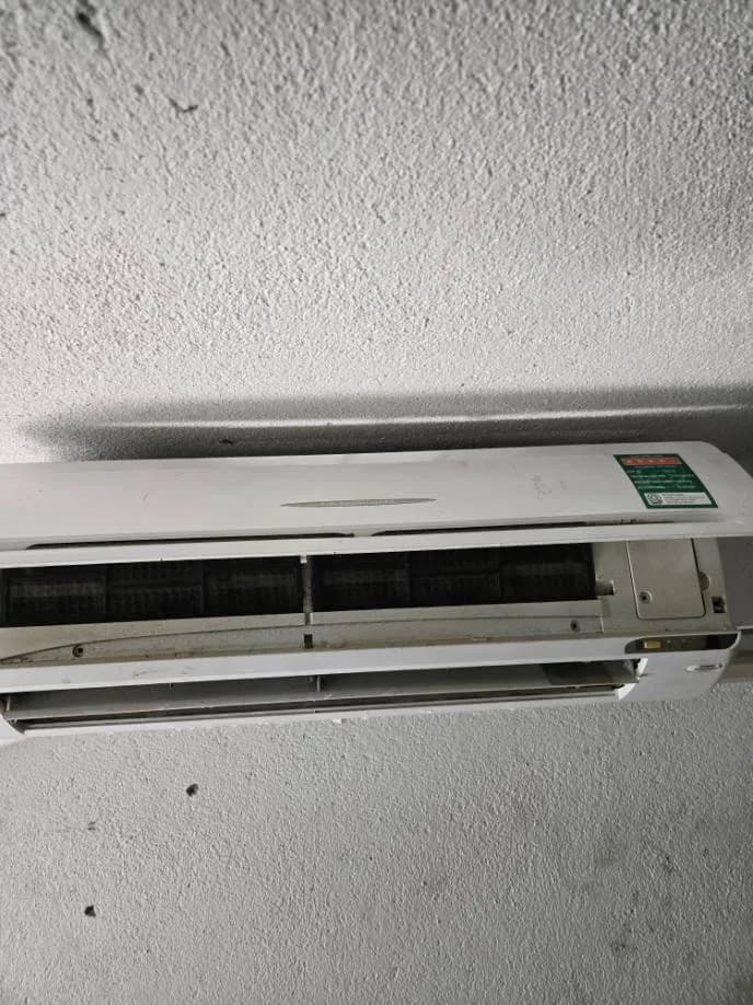 Trước sửa máy lạnh treo tường Gree tại Phường Tân Thới Hoà, Tân Phú — thợ LỘC LÊ