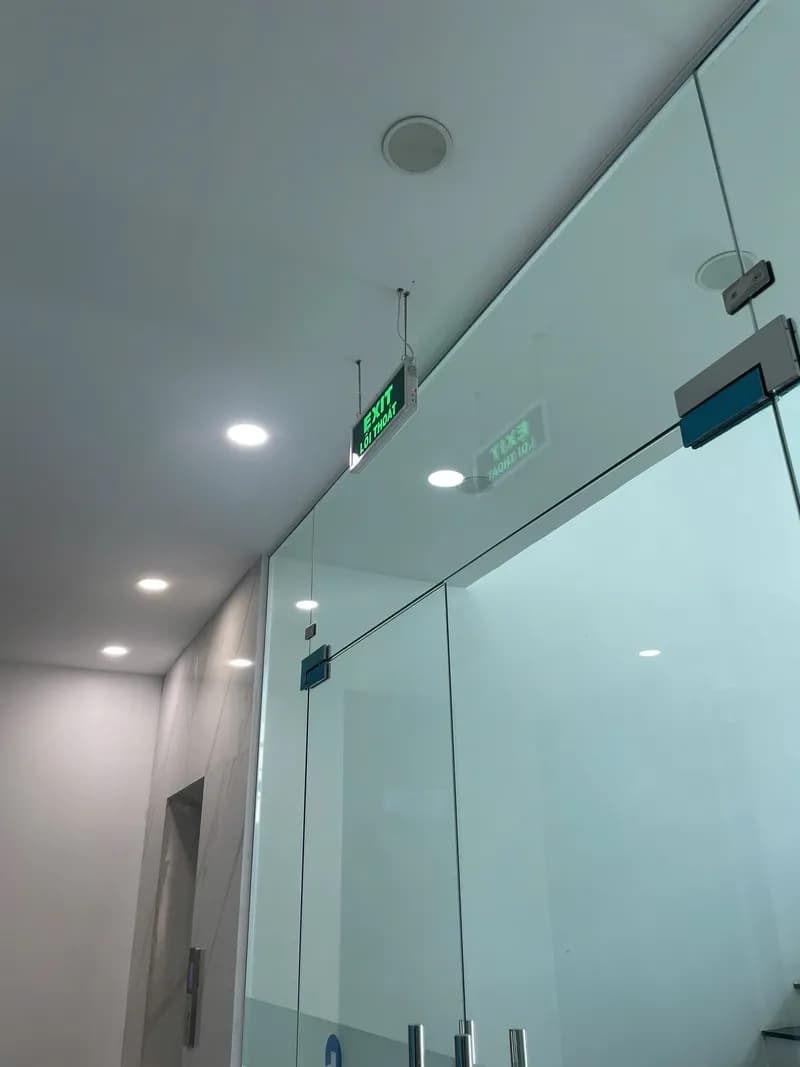 Trước khi sửa: Lắp đặt đèn exit thoát hiểm tại phường Tân Bình, Tân Bình tại Phường Tân Bình, Tân Bình