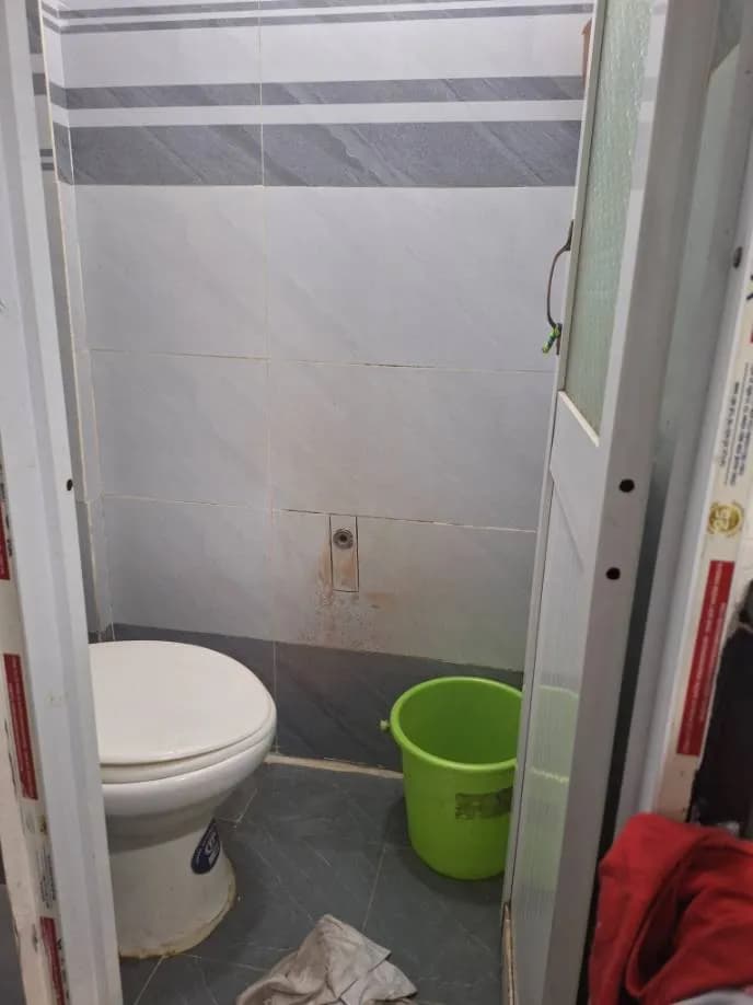 Trước khi sửa: Lấy ren vòi nước gãy âm tường tại Quận 7 tại Quận 7