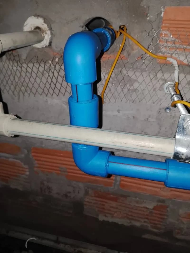 Sau khi hoàn thành sửa đường ống cấp thoát nước, hệ thống điện Tiền Phong tại Phường 13, Quận 4 — thợ Trần Quốc Đông