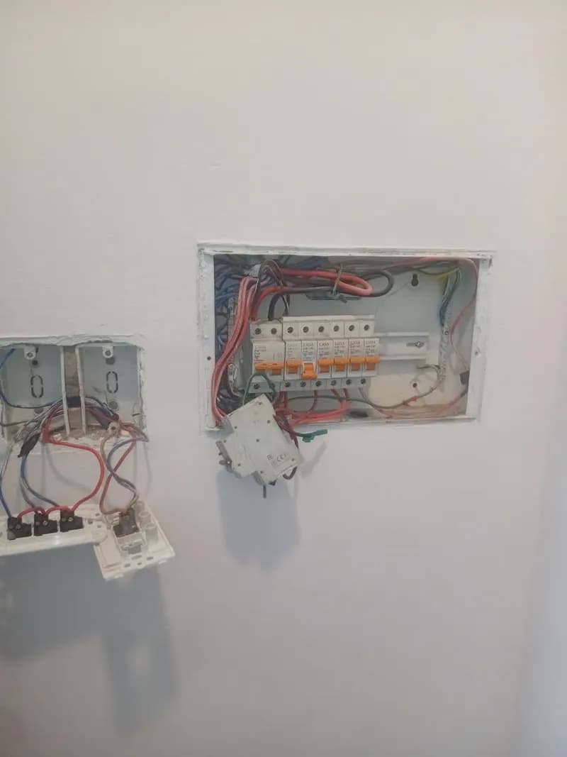 Trước sửa tủ điện tổng, công tắc điện Sino tại Thủ Đức — thợ An Bui Van