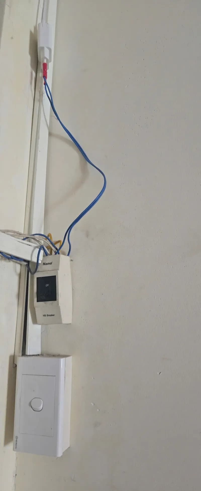 Trước khi sửa: Đi lại đường dây điện và lắp ổ cắm mới tại Quận 1 tại Quận 1