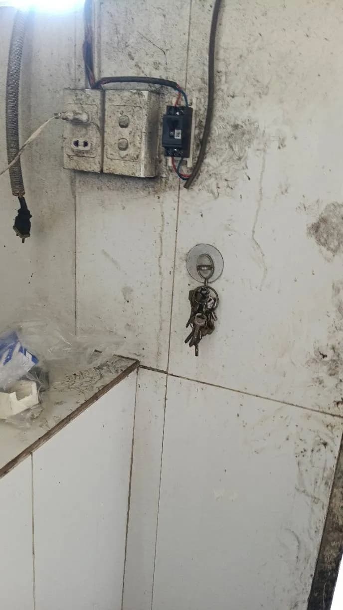 Sau khi hoàn thành sửa ổ cắm điện tại Phường 5, Tân Bình — thợ Bùi Văn Bảo