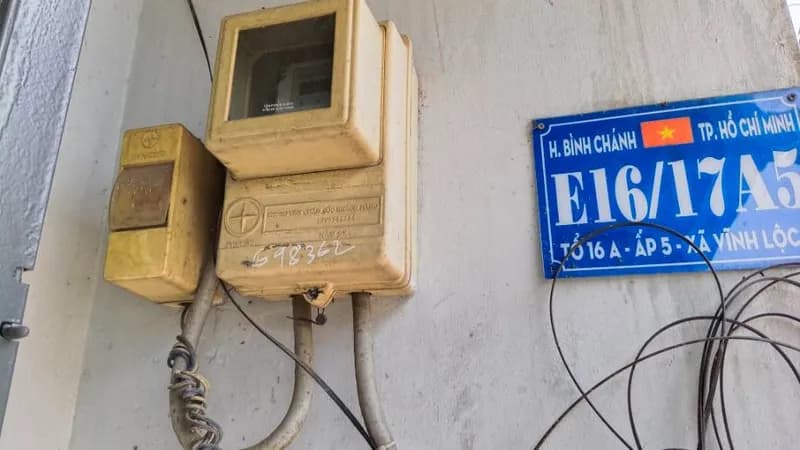Trước sửa đèn tuýp huỳnh quang VINECCO tại Bình Chánh — thợ SƠN PHAN