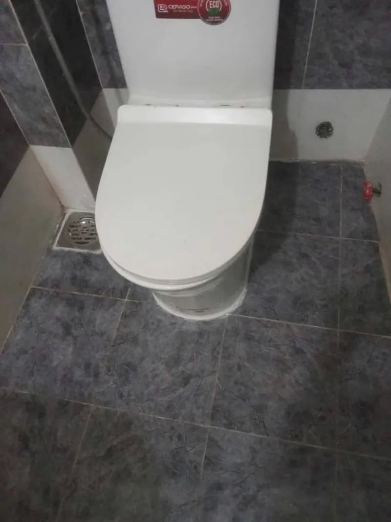 Kết quả Chống hôi bồn cầu và thay phễu thoát sàn Phường 2 Tân Bình tại Phường 2, Tân Bình — thợ Bùi Văn Bảo