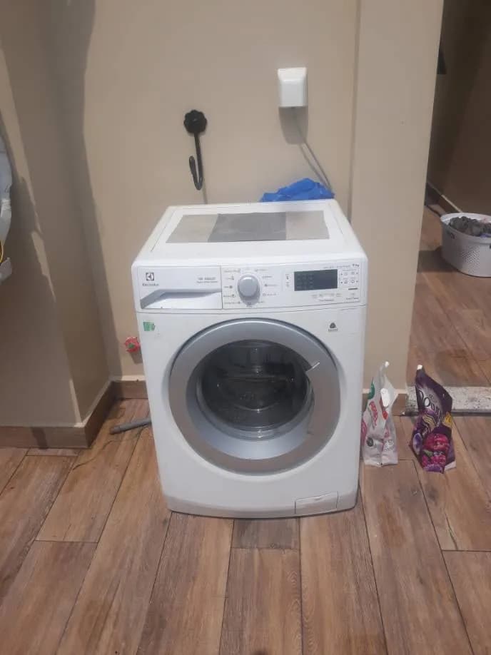 Trước khi sửa: Vệ sinh lồng giặt Electrolux, thông tắc đường xả máy giặt Thủ Đức tại Thủ Đức