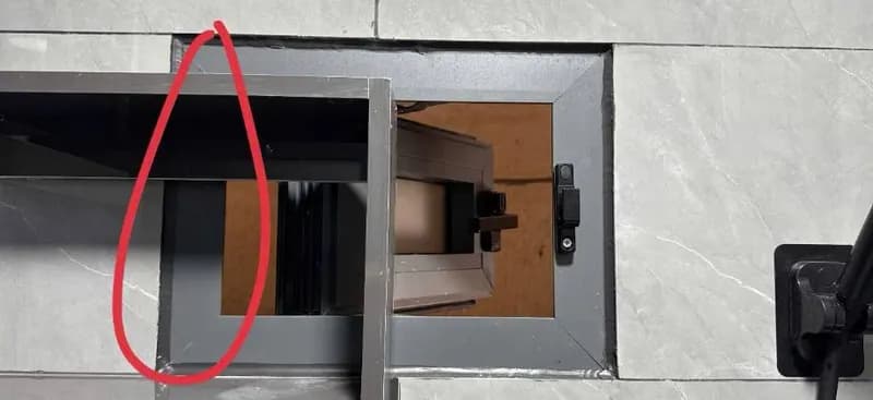 Trước sửa quạt thông gió Panasonic tại p.12 q.tân bình, Tân Bình — thợ Bùi Văn Bảo