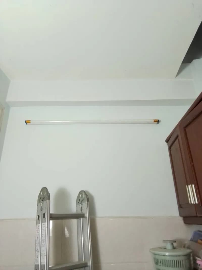 Trước sửa đèn tuýp tại TPHCM — thợ TRÂN TRƯƠNG