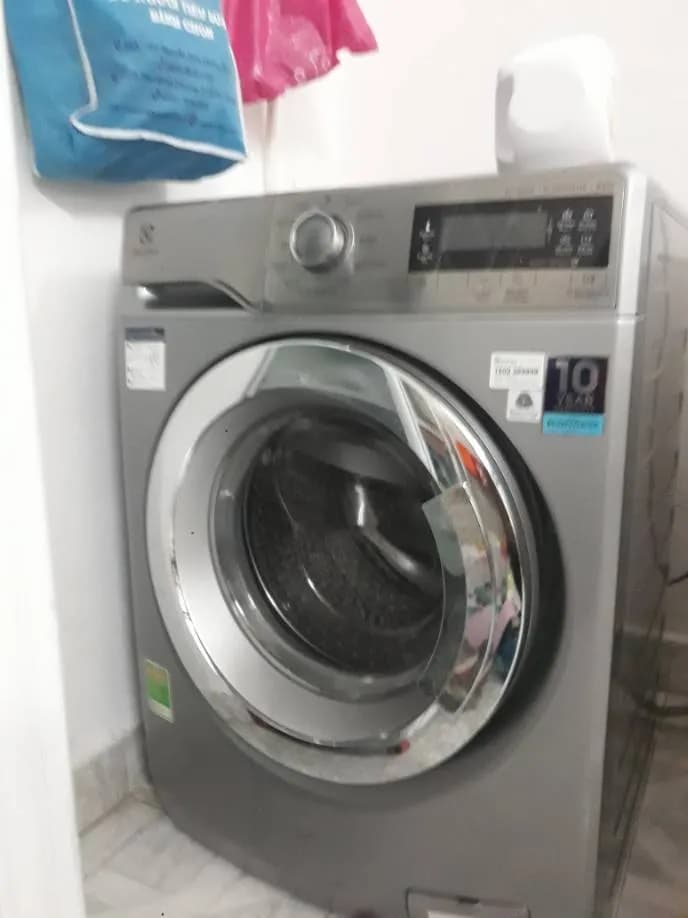 Sau khi hoàn thành sửa máy giặt lồng ngang Electrolux tại Phường Tân Bình, Tân Bình — thợ CHÍ TÂM