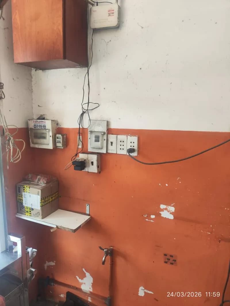 Sau khi hoàn thành sửa hệ thống điện gia đình Tenda tại Quận 3 — thợ Nguyễn Hoàng Khánh