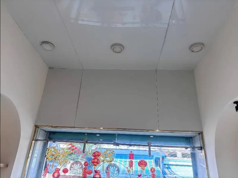 Trước sửa đèn âm trần tại Phường 15, Quận 10 — thợ TRÂN TRƯƠNG
