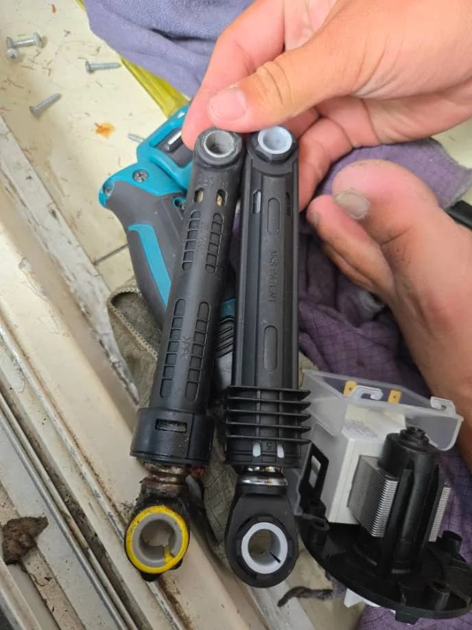 Sau khi hoàn thành sửa máy giặt tại TPHCM — thợ LỘC LÊ