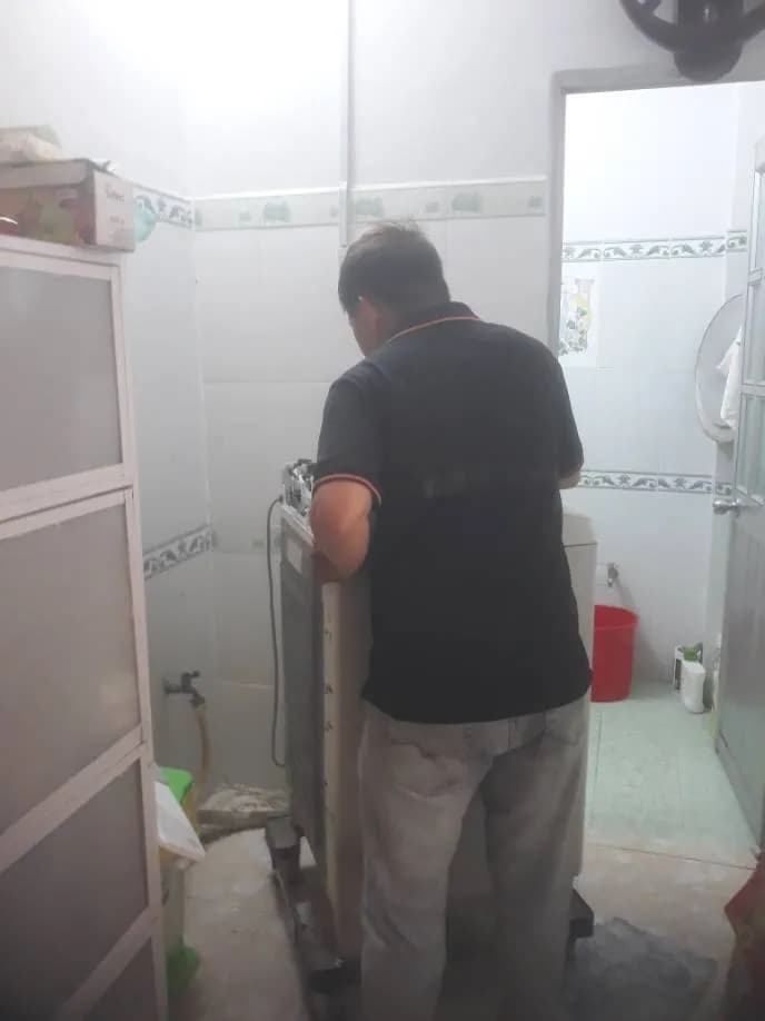 Trước sửa máy giặt tại TPHCM — thợ HUY ĐẶNG