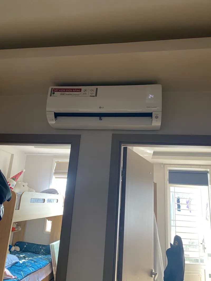 Trước sửa máy lạnh treo tường LG tại p.19 bình thạnh, Bình Thạnh — thợ DUY HỒ