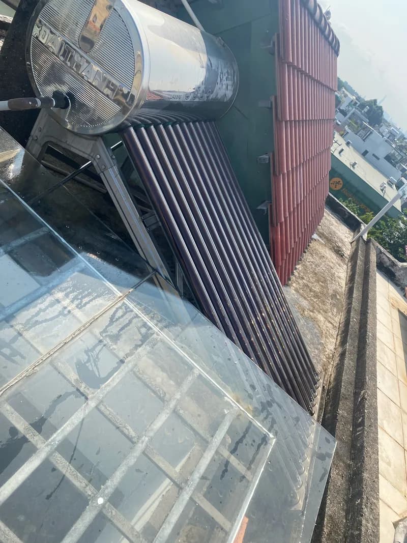 Sau khi hoàn thành sửa bình nước nóng năng lượng mặt trời DAITHANH tại TPHCM — thợ DUY HỒ