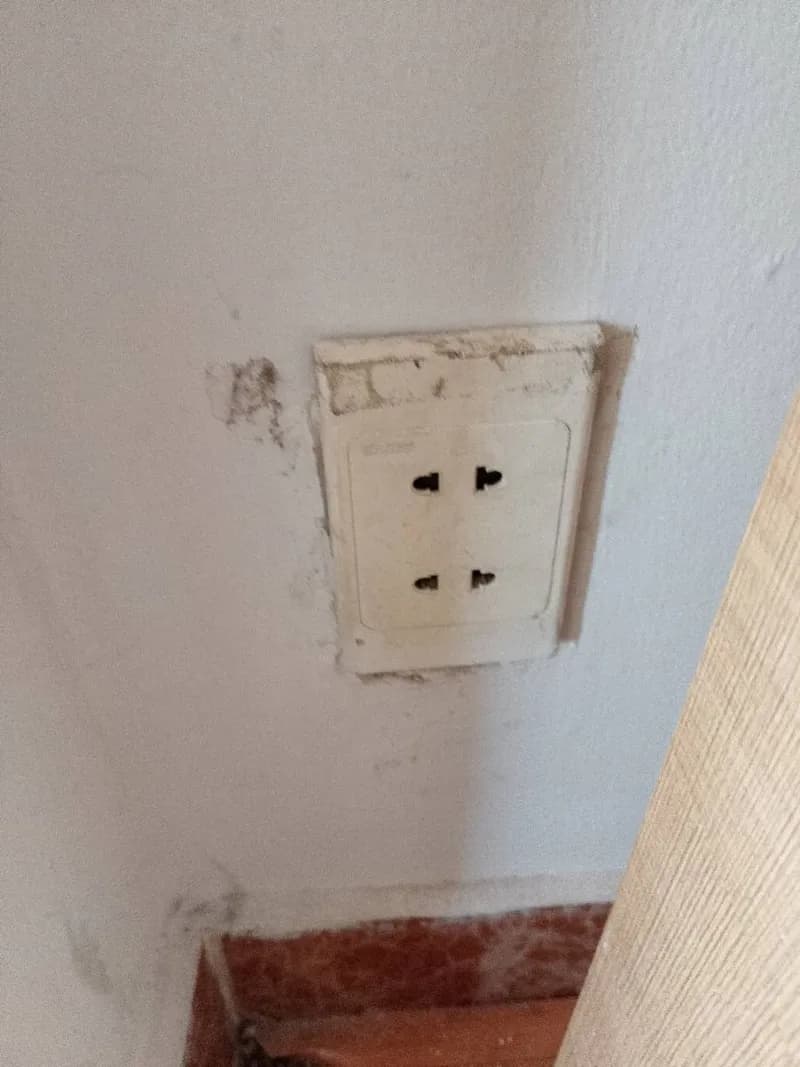 Trước sửa ổ cắm điện Sino tại TPHCM — thợ ĐỖ NHIỀU